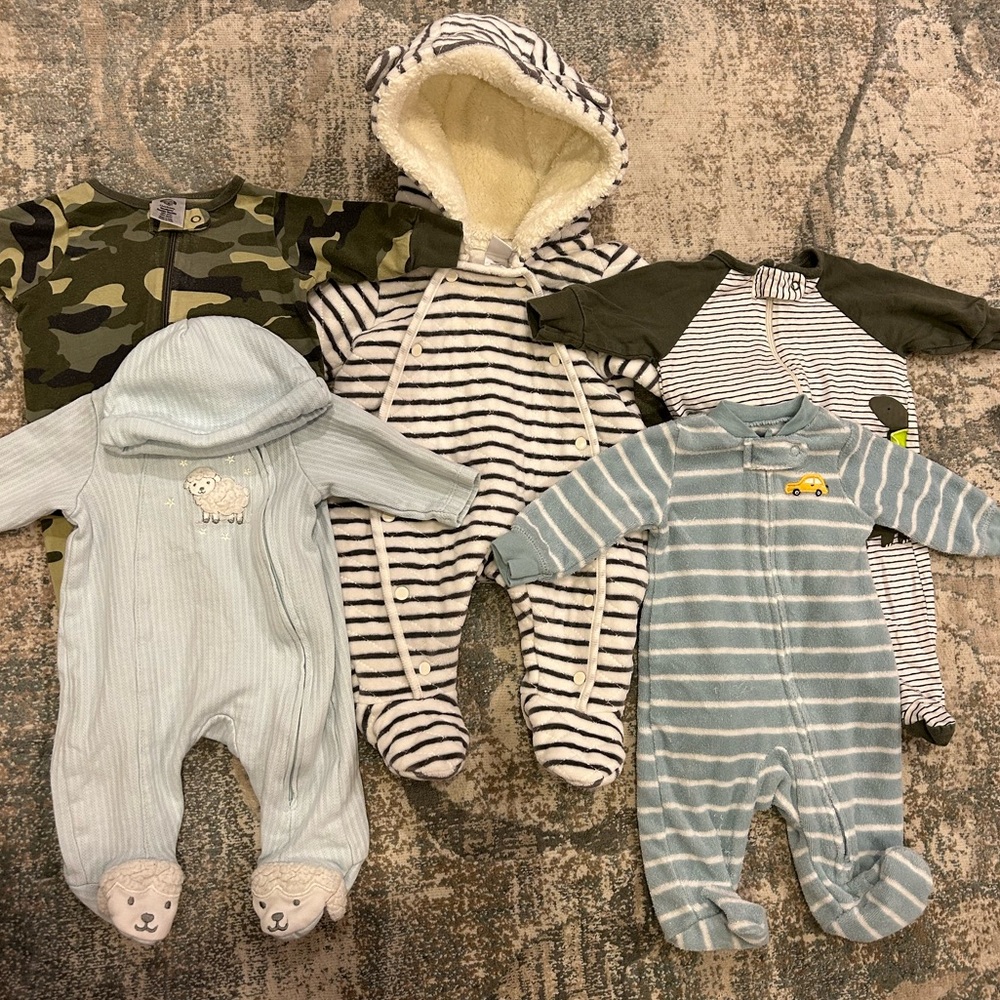 ❄️☃️Newborn winter onesie bundle!!👶🍼 Nordstrom, Gerber, Carters